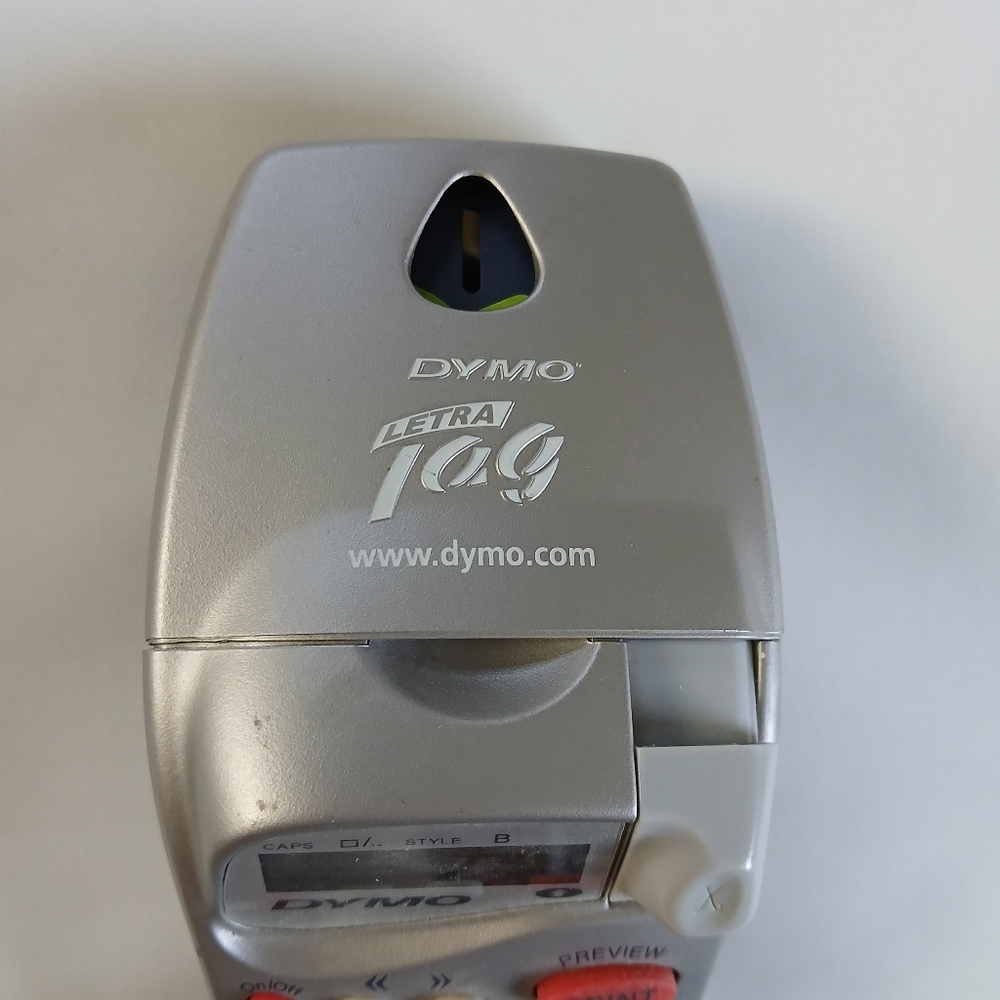 Dymo LetraTag Label Maker - Picture 4 of 6